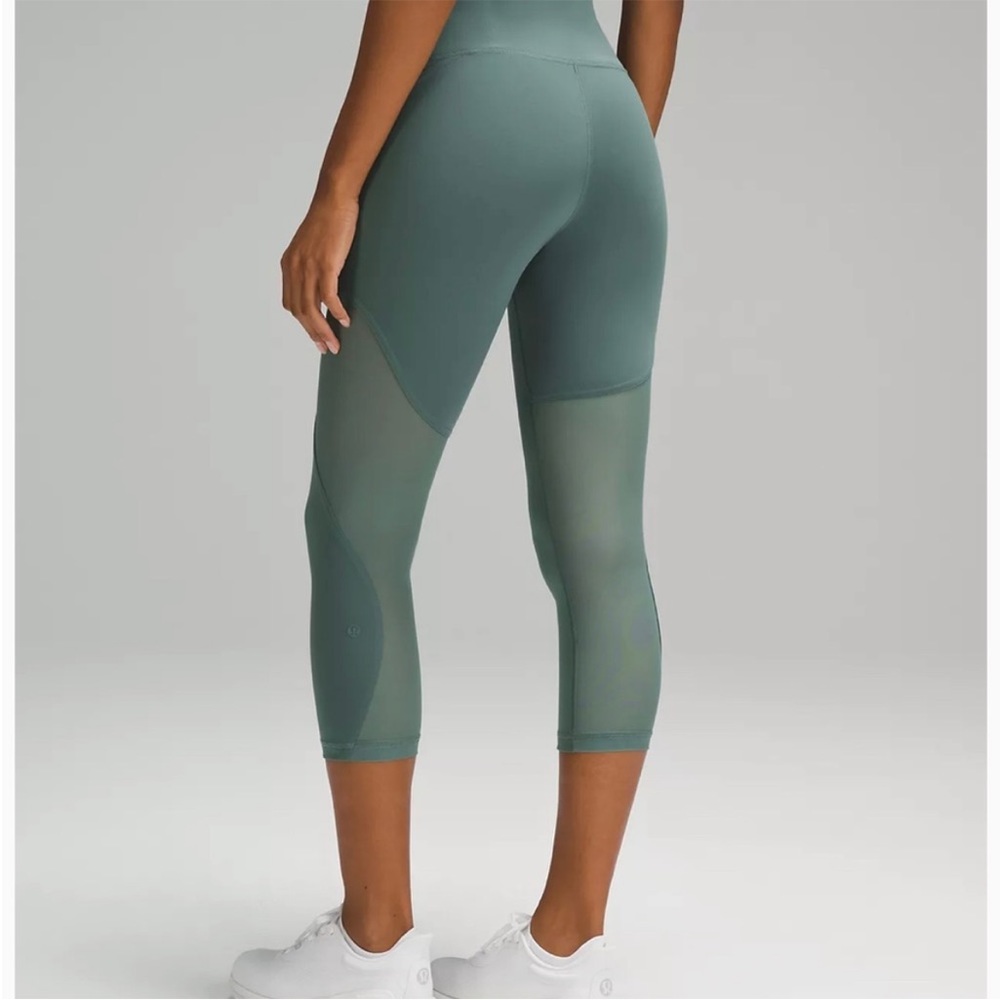 NWT lululemon Wunder Train Mesh Panel HR Crop 21” in Medium Forest (green) Size4 - Picture 3 of 8